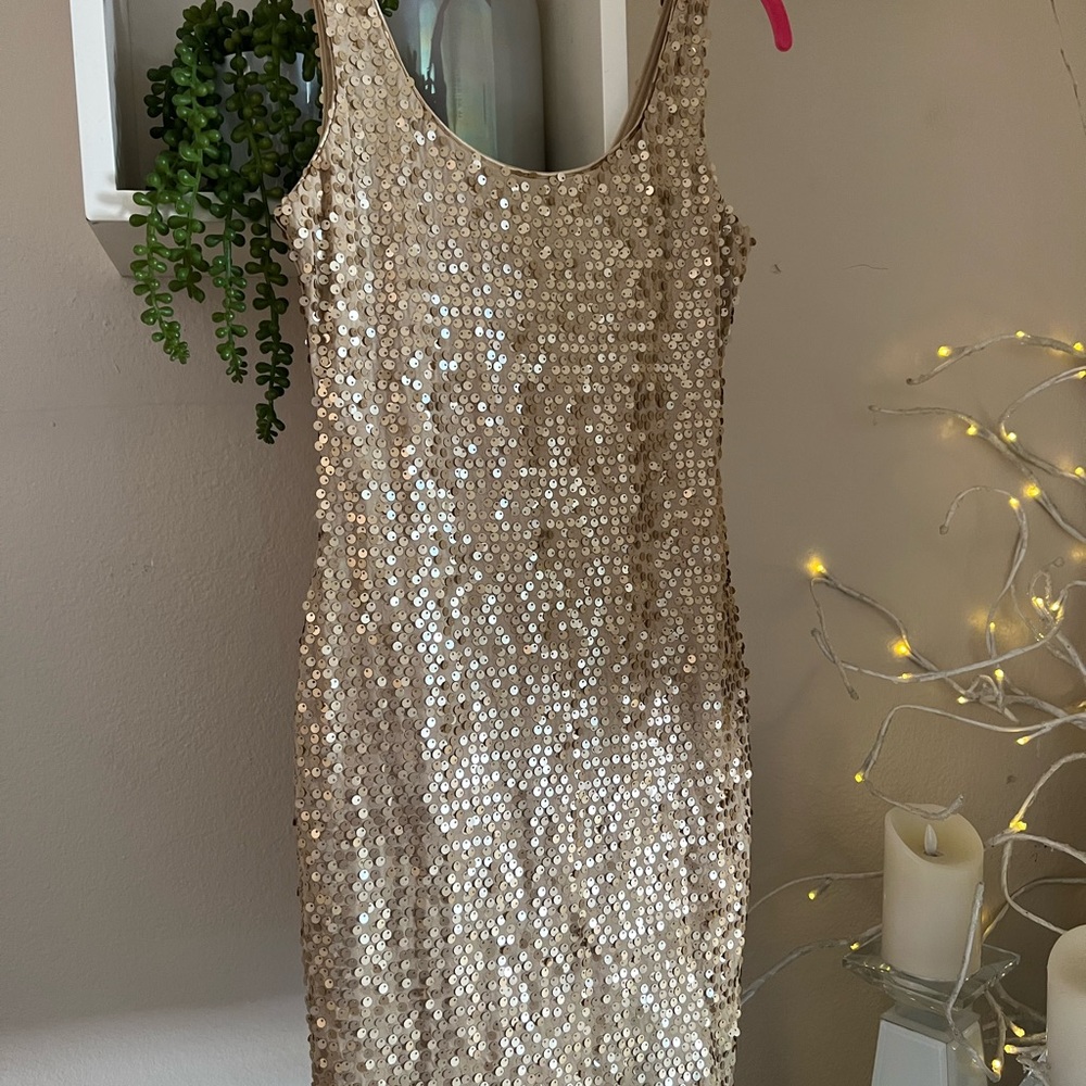 Gold sequins cocktail dress